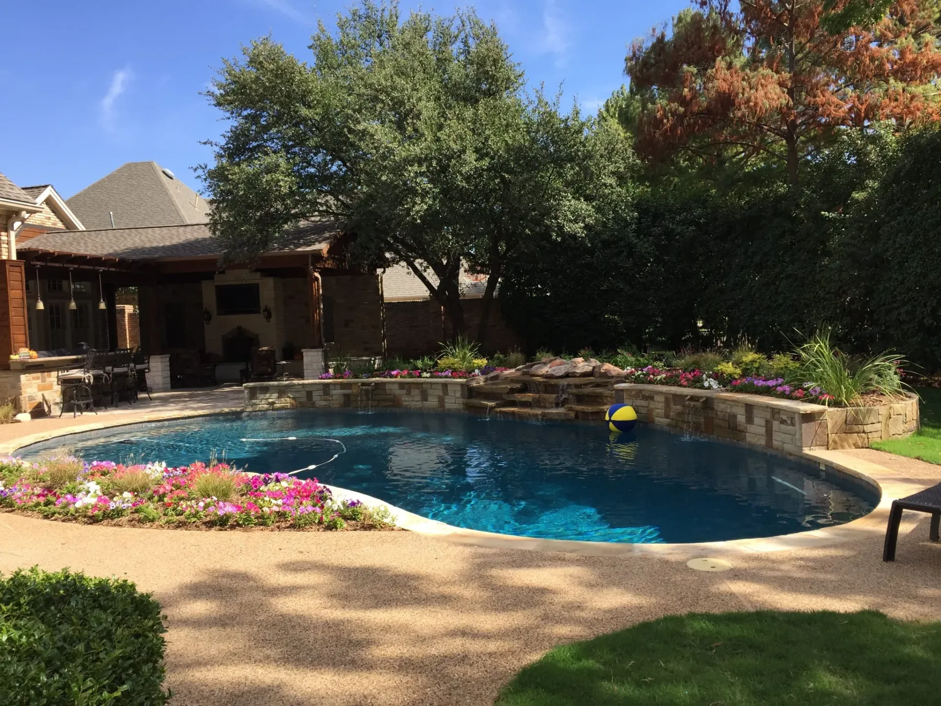 Pool Landscape with Water Feature