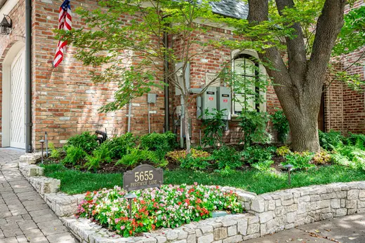 Landscaping in Lake Highlands, TX