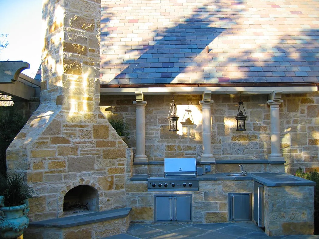 Outdoor Kitchen & Fireplace