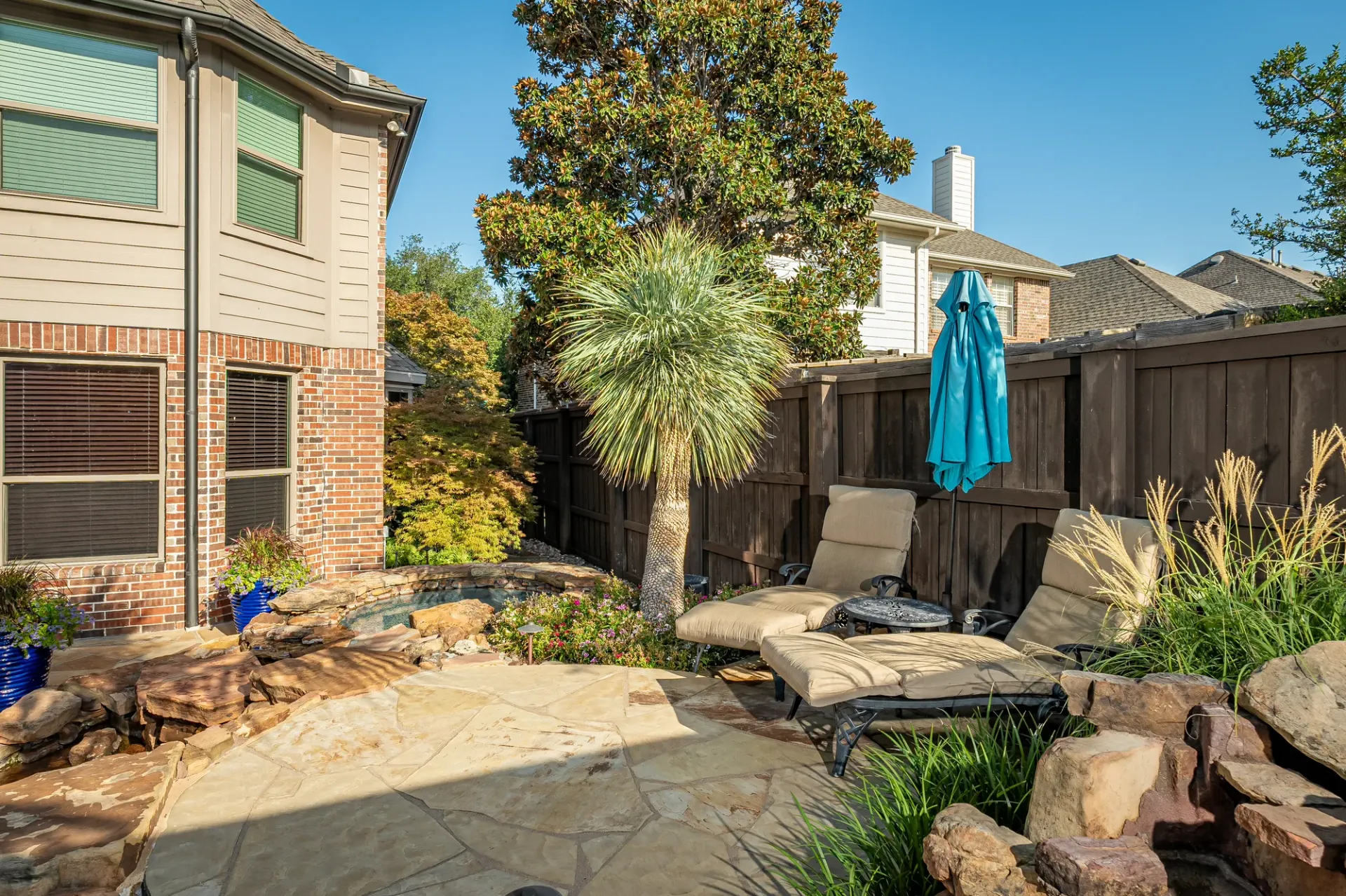 How Lighting Placement Around Retaining Walls Improves Safety In Dallas And Lakewood, TX Outdoor Spaces
