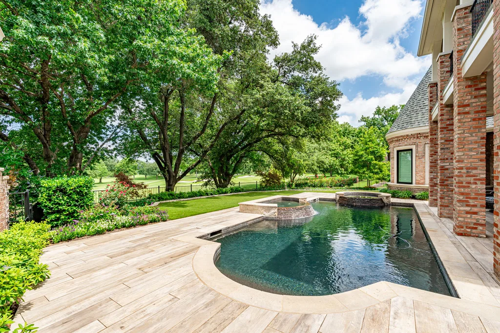 Integrating Artificial Turf into Your Pool Landscaping for a Low-Maintenance Yard