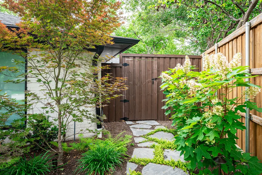 Stewart Lawncare landscape project — custom stonework