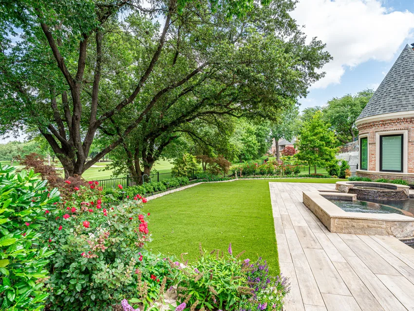 Stewart Lawncare custom landscape installation