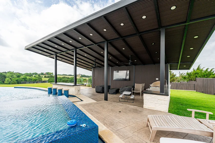 Stewart Lawncare pool and landscape maintenance
